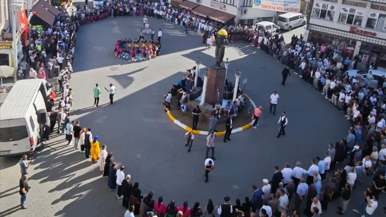 Kültür ve Sanat Festivali Kent Meydanında Coşkuyla Başladı